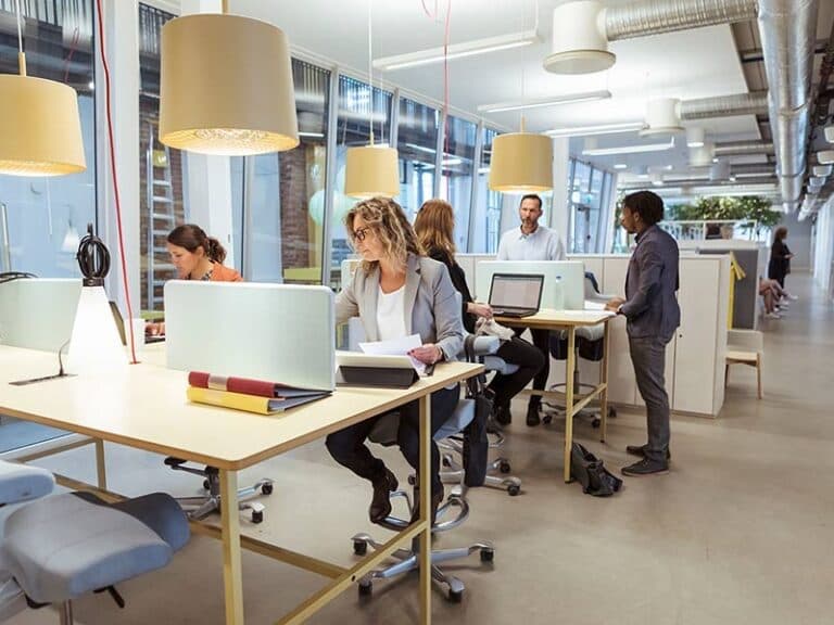 El fin del home office: ¿por qué las empresas apuestan por la presencialidad completa?