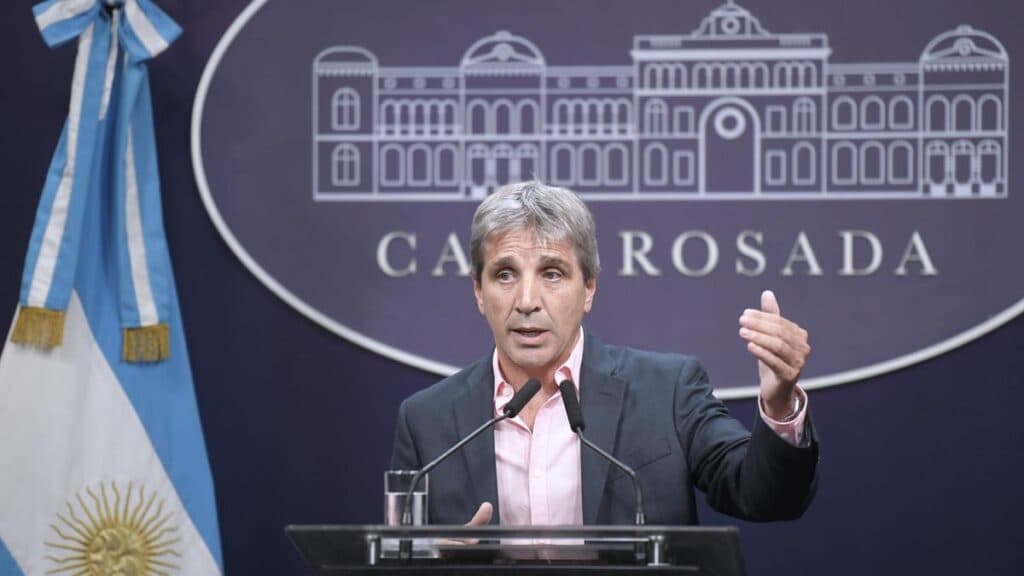 Fase 3: Caputo anunció el fin del cepo y lanza un nuevo régimen cambiario