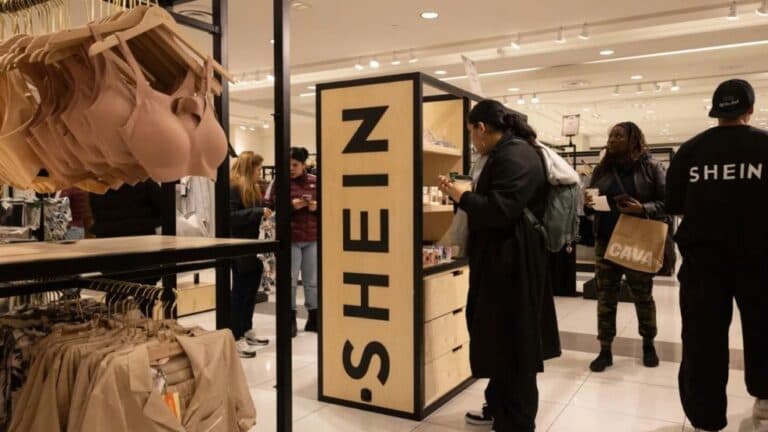 Boom de compras en el exterior y desplome puertas adentro: la ropa importada golpea a la industria