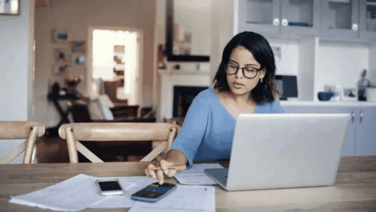 Empleo: la mitad de los argentinos quieren trabajo híbrido, pero 8 de cada 10 sigue en la oficina