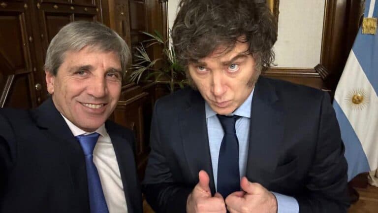 Devaluar sin disparar la inflación: la fórmula que Milei logró aplicar y frustró a Cristina, Macri y Fernández