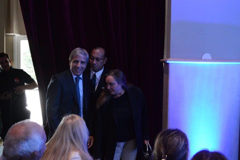 Caputo en Córdoba: “Si el país empieza a crecer más las provincias van a poder bajar Ingresos Brutos”