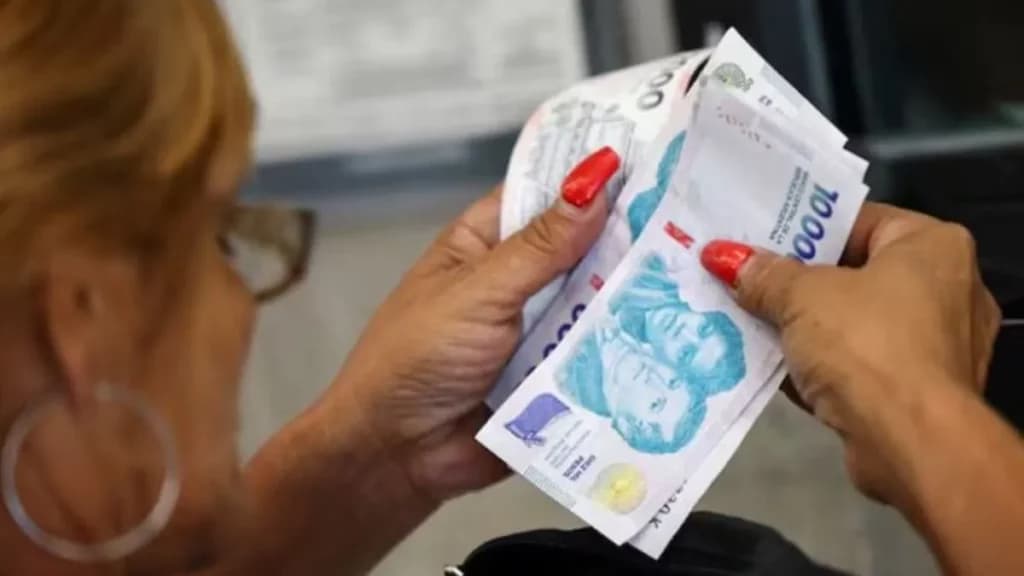 Ajustes salariales en marcha: ¿qué meses concentrarán las mayores subas?