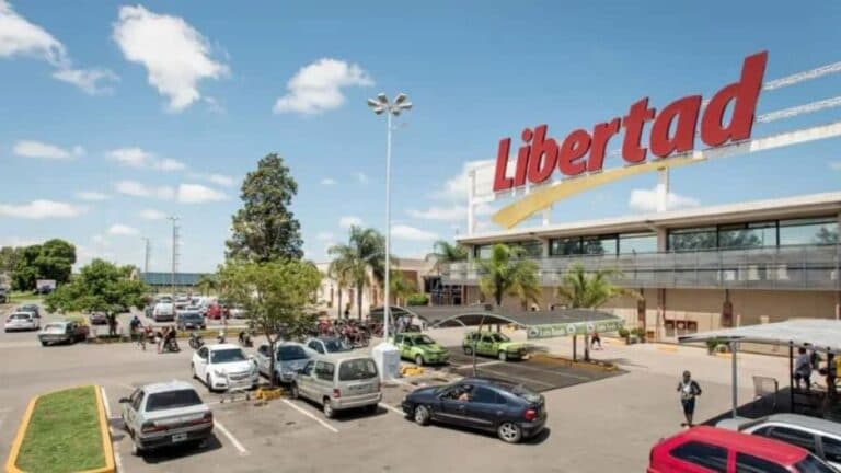 Entre traspasos y ajustes: el impacto laboral del acuerdo entre Libertad y La Anónima