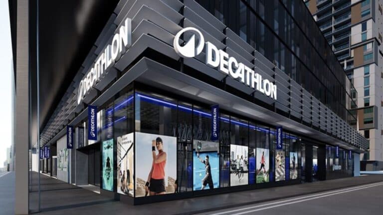 Detalles de la apertura del primer local de Decathlon en Córdoba