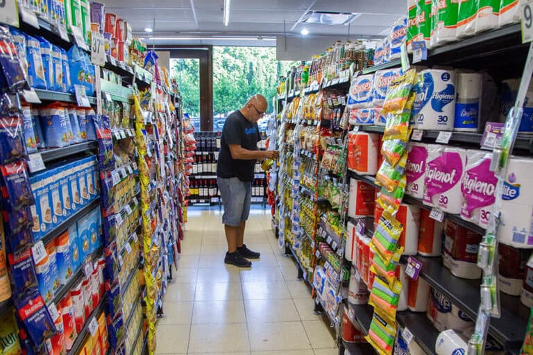 Más variedad y nuevos precios: cómo avanzan los alimentos importados en las góndolas