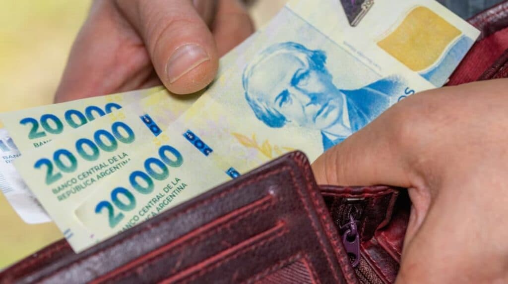 Salarios que no alcanzan: el ingreso disponible volvió a deteriorarse