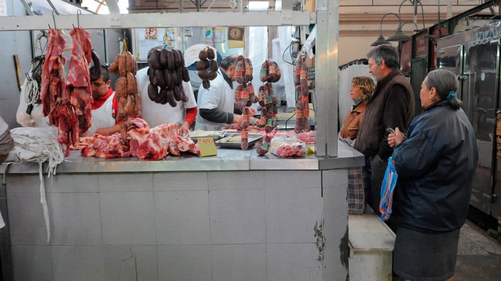 Ni la baja de precios reactiva el consumo: la carne vacuna toca mínimos históricos