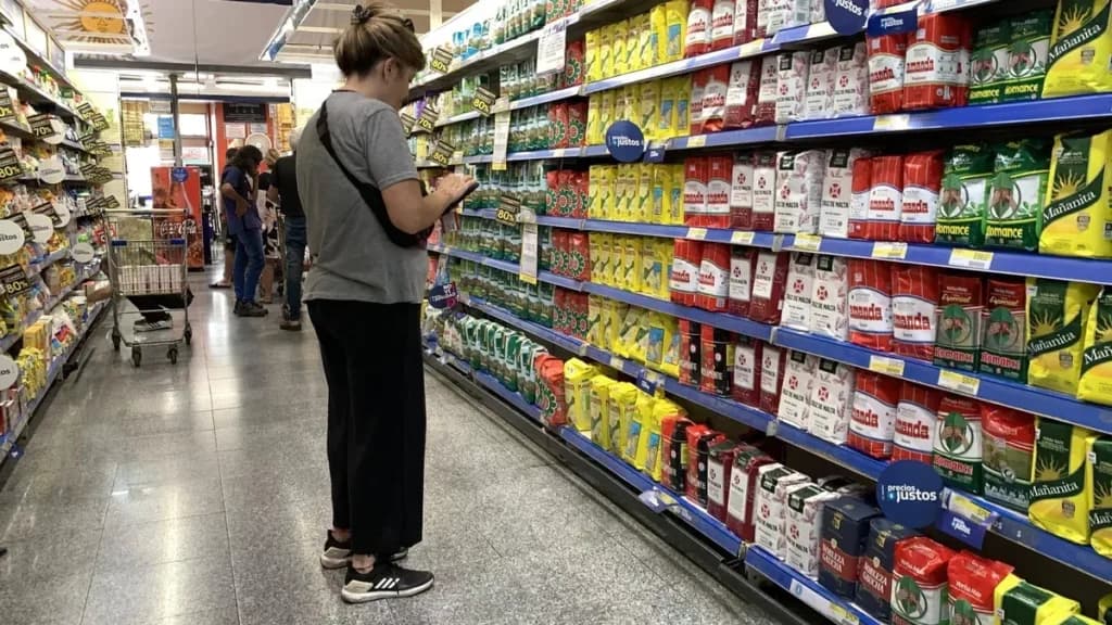 El rebote no llega a las góndolas: el consumo continúa bajo presión