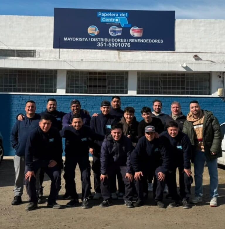 Cómo una pyme cordobesa pasó de distribuir papel a fabricar 40 pallets diarios