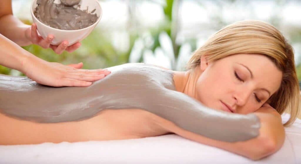 Fangoterapia: Un ritual de amor propio