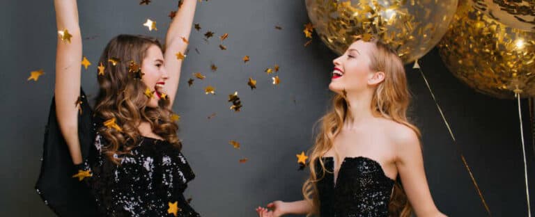 Brillos, los aliados para lookearse estas fiestas