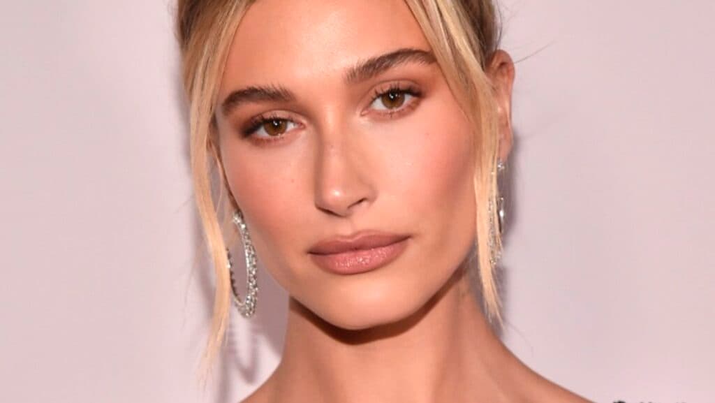El lanzamiento de Hailey Bieber que no sabíamos que necesitábamos