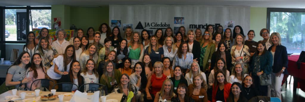 Junior Achievement llevó a cabo el desayuno ‘Juntas por la educación’
