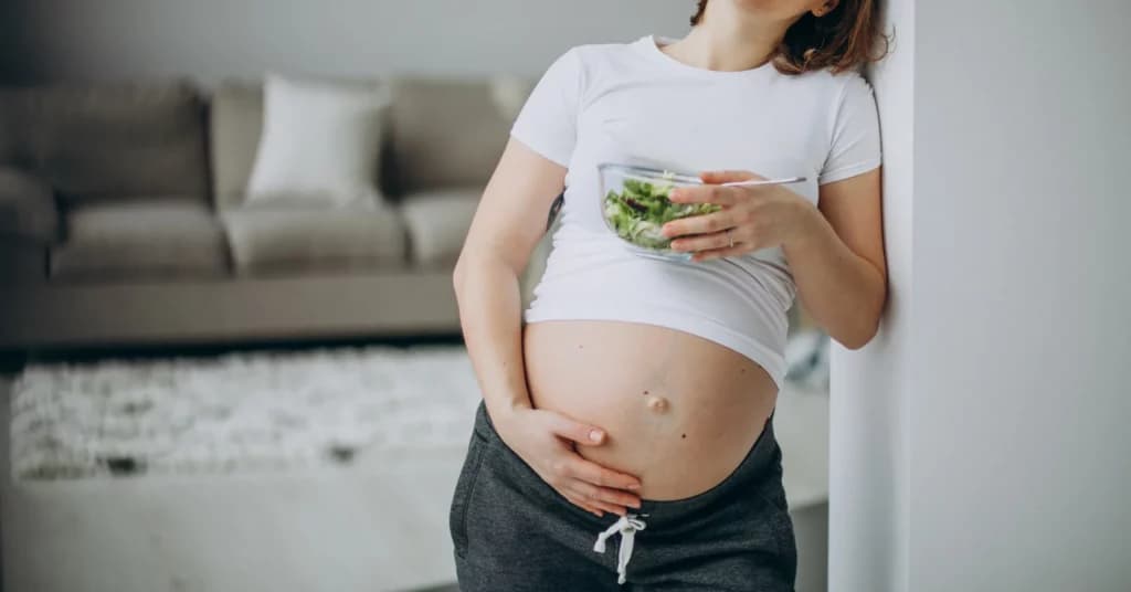 Alimentación en el embarazo: qué sí y qué no