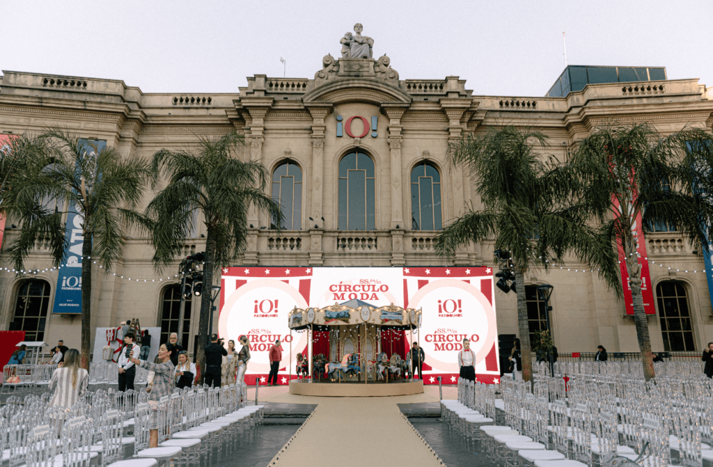 PATIO OLMOS MARCA TENDENCIA: LANZÓ SU COLECCIÓN PRIMAVERA VERANO 24/25 EN UN PARQUE DE DIVERSIONES