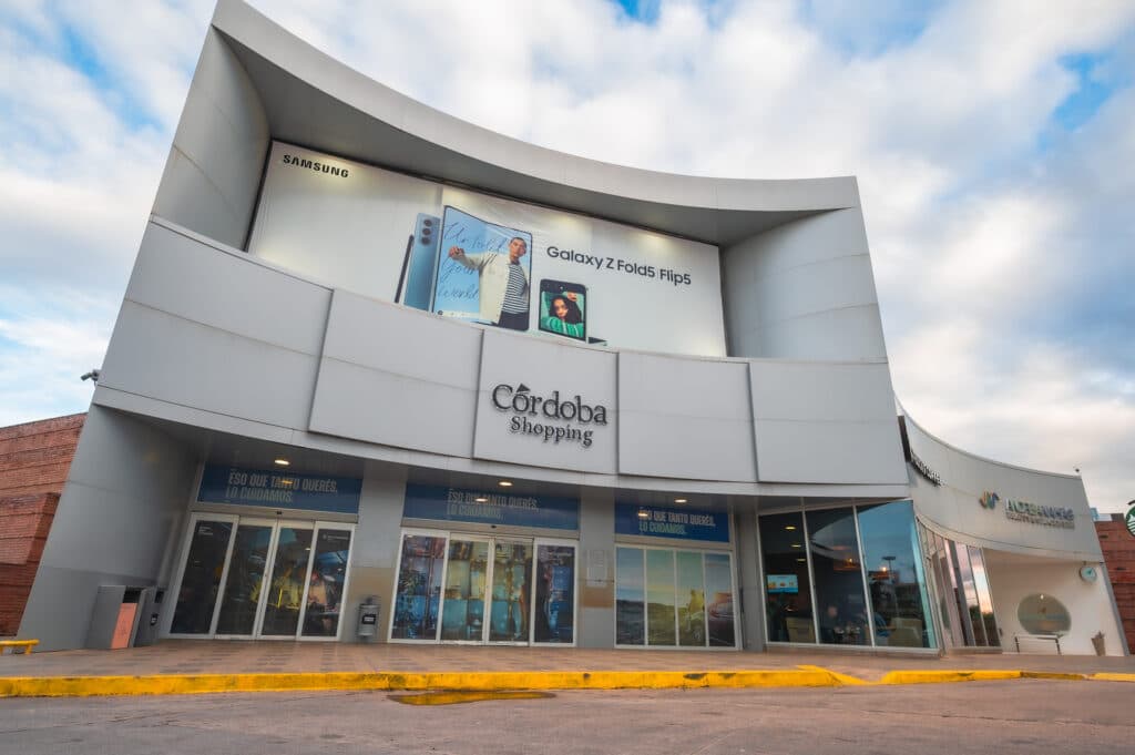 Córdoba Shopping lanza Chapter SS25/26: moda, descuentos y experiencia mediterránea