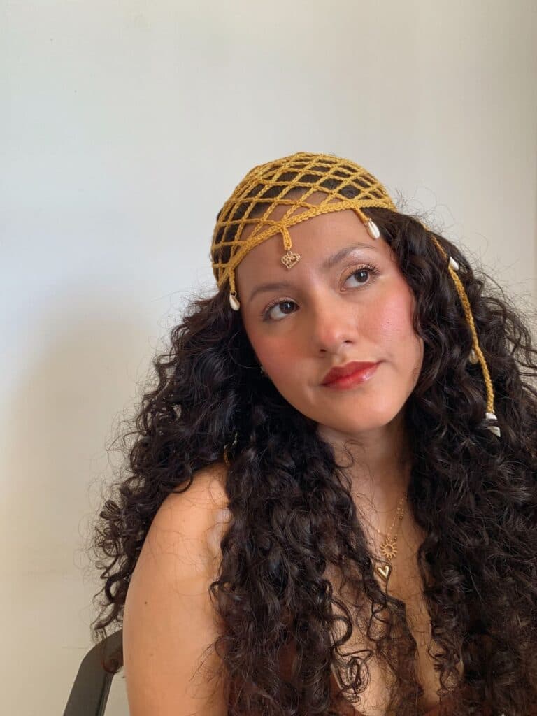 Gorros tejidos a crochet: el accesorio artesanal que conquista el verano