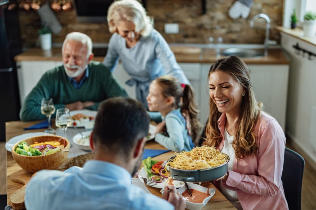 Cómo disfrutar las fiestas sin descuidar la alimentación ni el bienestar