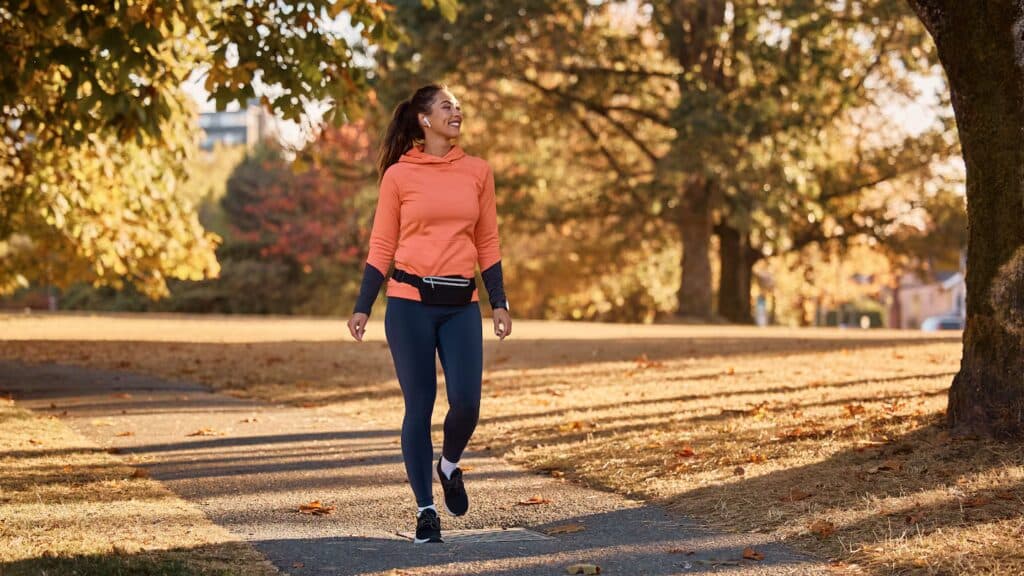 Caminar 10 minutos al día: el hábito simple que puede transformar tu salud y reducir el riesgo de enfermedades crónicas