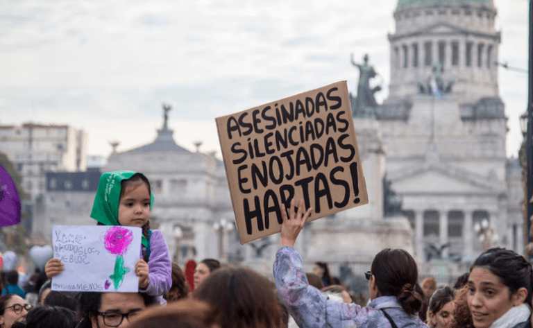 Alzar la voz