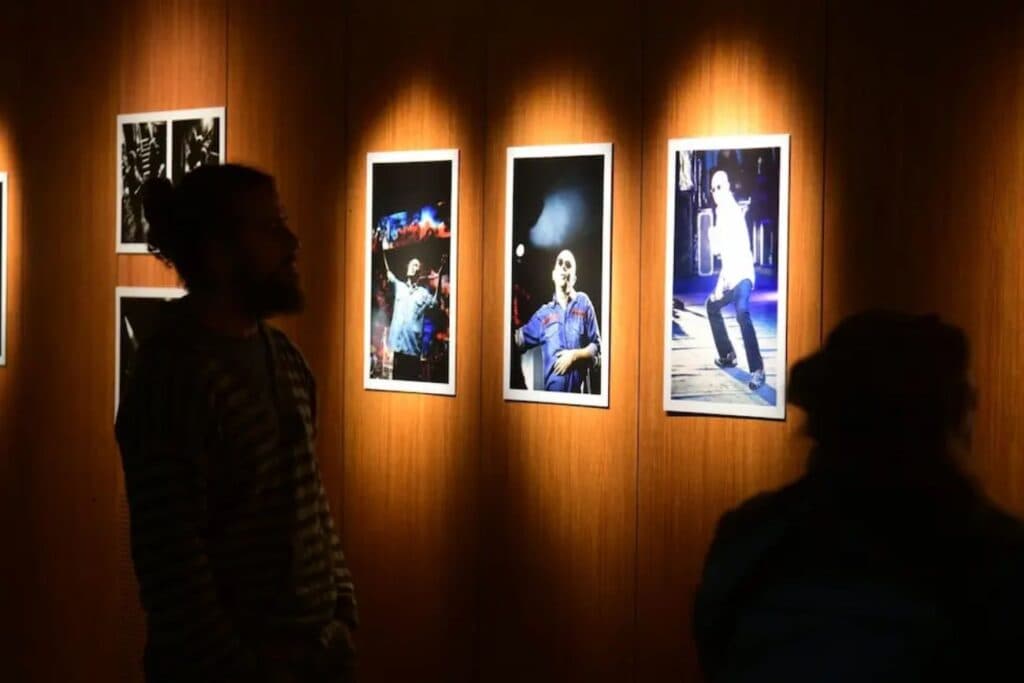 Tras el fallecimiento del Indio Solari, el MMAU de Córdoba evalúa extender sus muestras artísticas