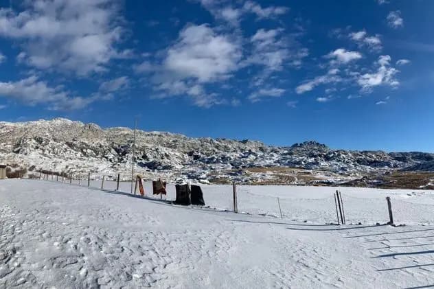 Una de las jornadas más frías del año en Córdoba: las postales que dejó la ola polar en las sierras