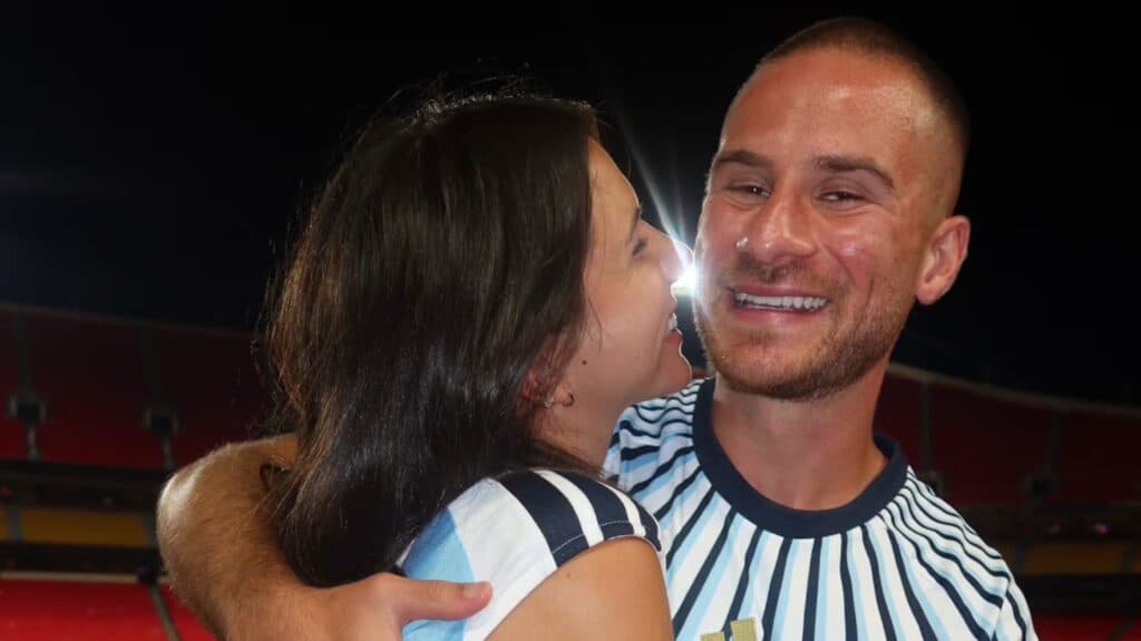 “Orgullosa de tu garra y humildad”: el mensaje de Ailén Cova a Mac Allister tras la derrota