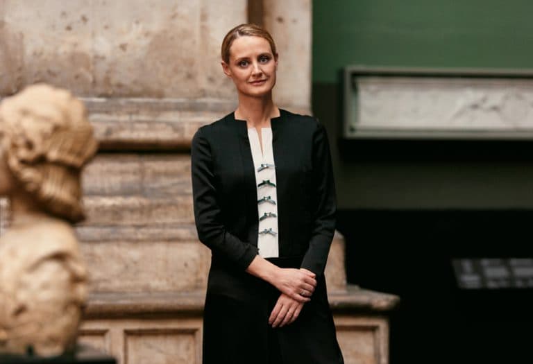 “Un vestido es una pieza de arquitectura efímera” – Oriole Cullen curadora de la primera retrospectiva de Dior en Londres