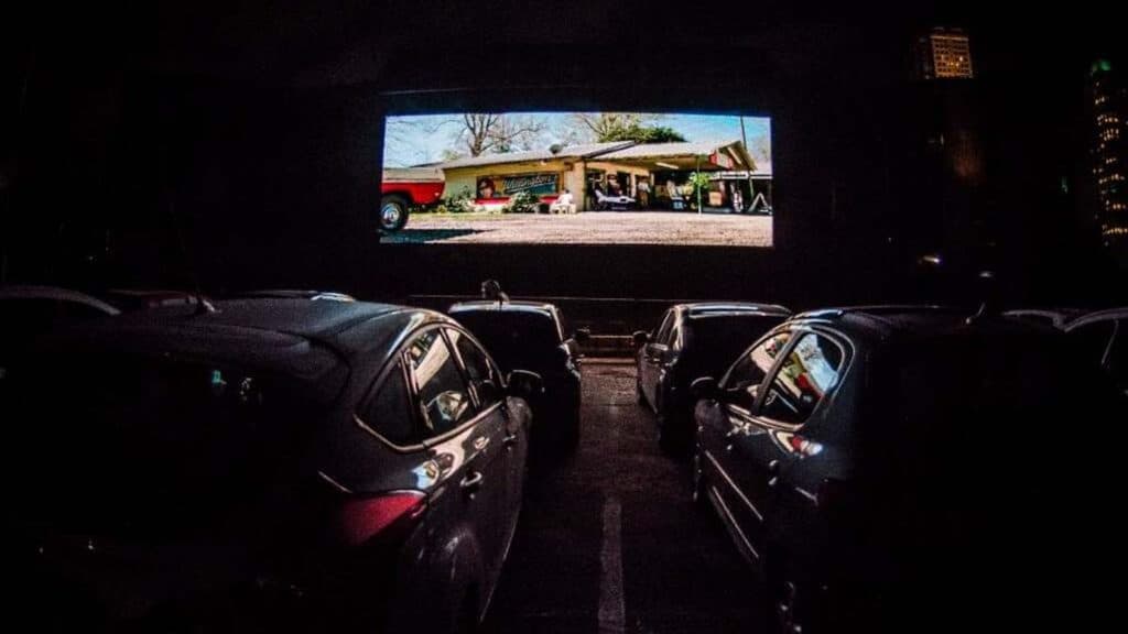 Entre avances y retrocesos, los autocines buscan asentarse en Córdoba