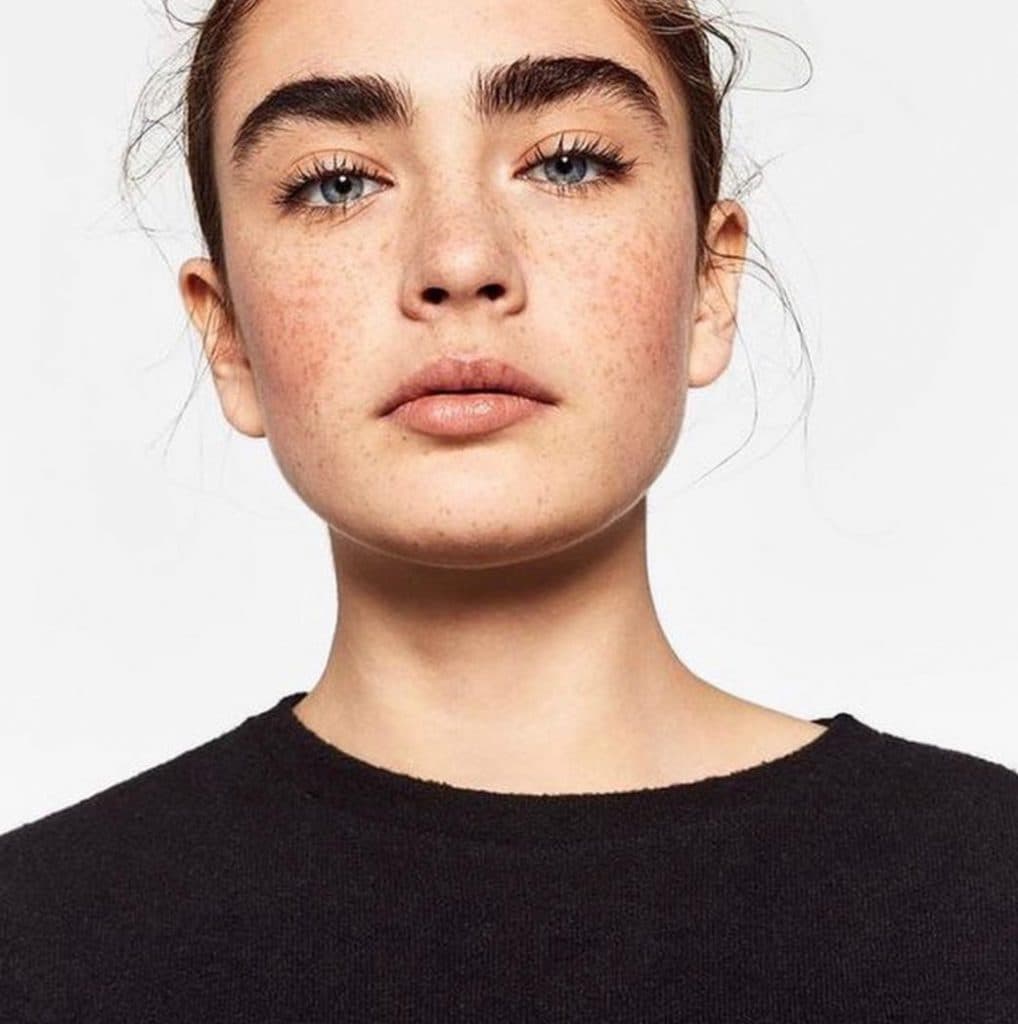 Cejas super pobladas, la nueva tendencia para esta nueva temporada