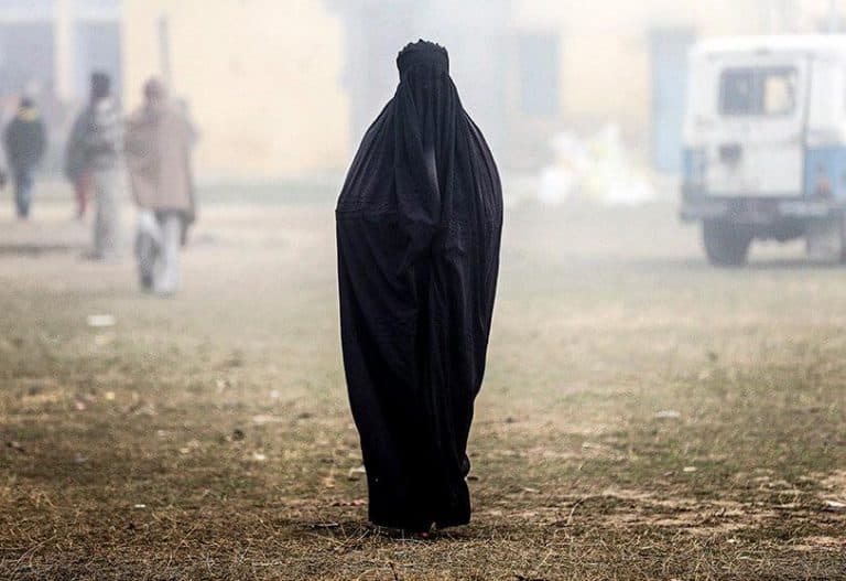 Las prohibiciones que los talibanes imponen a las mujeres