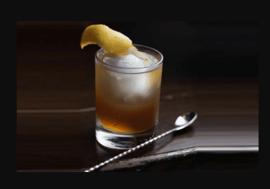 Aprendé a hacer un perfecto Penicillin Cocktail