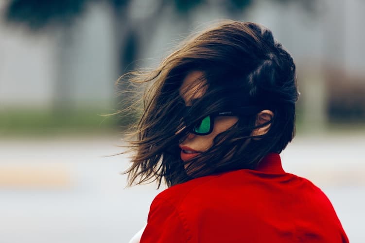¿Por qué el rojo nos hace sentir más atractivas?