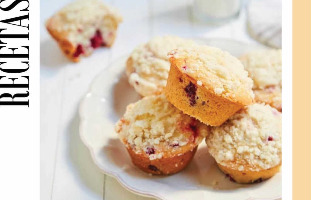 #RECETASOCIO – Muffins cubiertos de crocante streusel de frambuesas